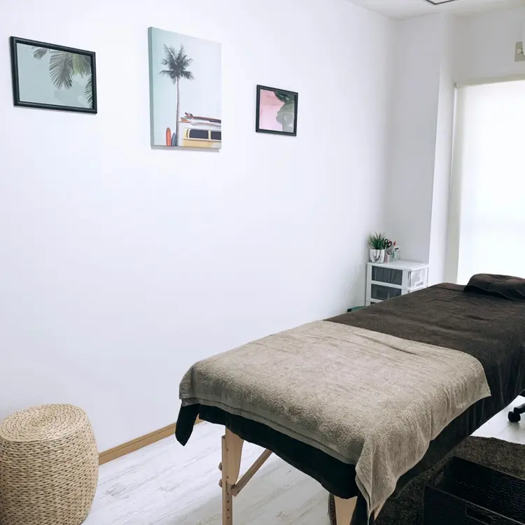 ＭＡＫＡＮＡＮＩ ＬＡＳＨの内観・外観1