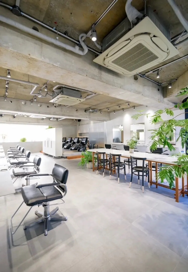 FILMSの内観・外観1