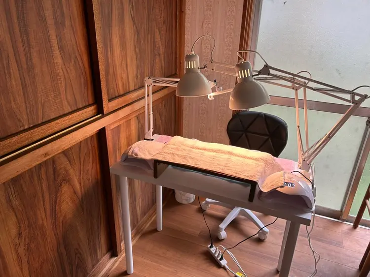 Metal nailの内観・外観2