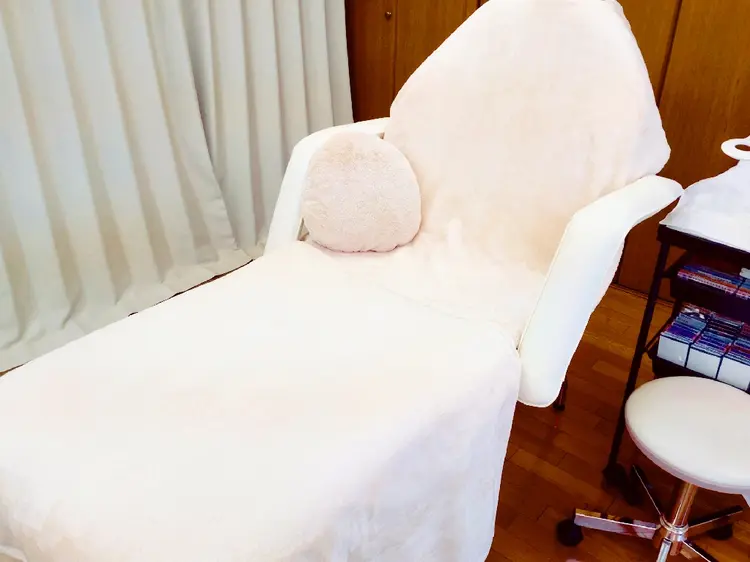 ヘアークリエーションミーク本店の内観・外観2