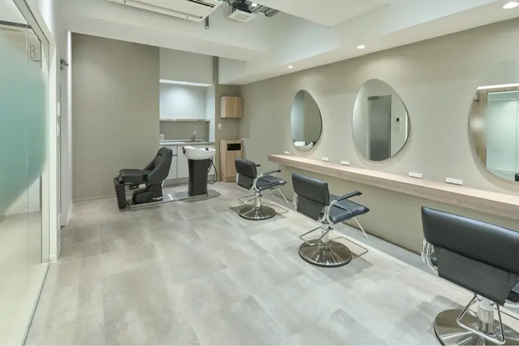 MiUの内観・外観2