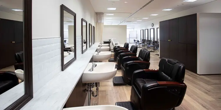 エヌドットバーバー広尾店の内観・外観2