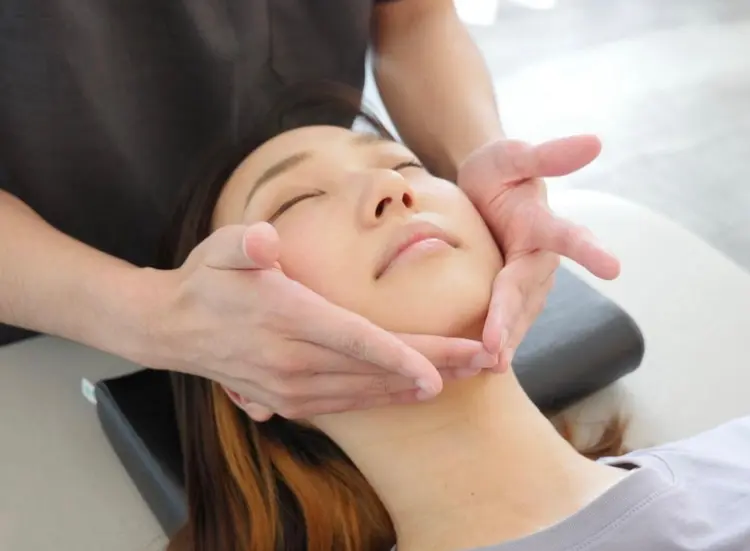 カラダと顔の歪み改善ラボ整体プラスフィールの内観・外観1