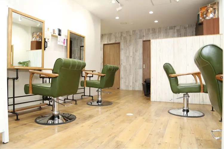 TReiSの内観・外観2