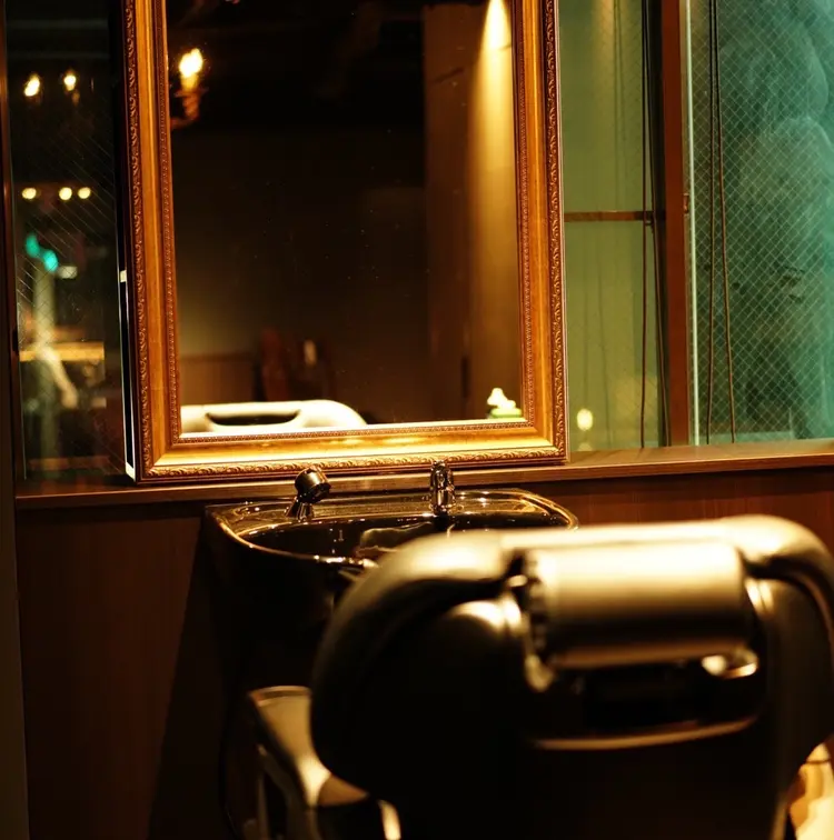 KINGSMAN TOKYO    BARBERSHOP 2ndの内観・外観3