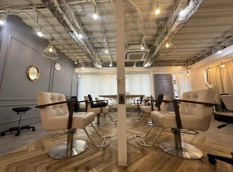 PORTE269の内観・外観1