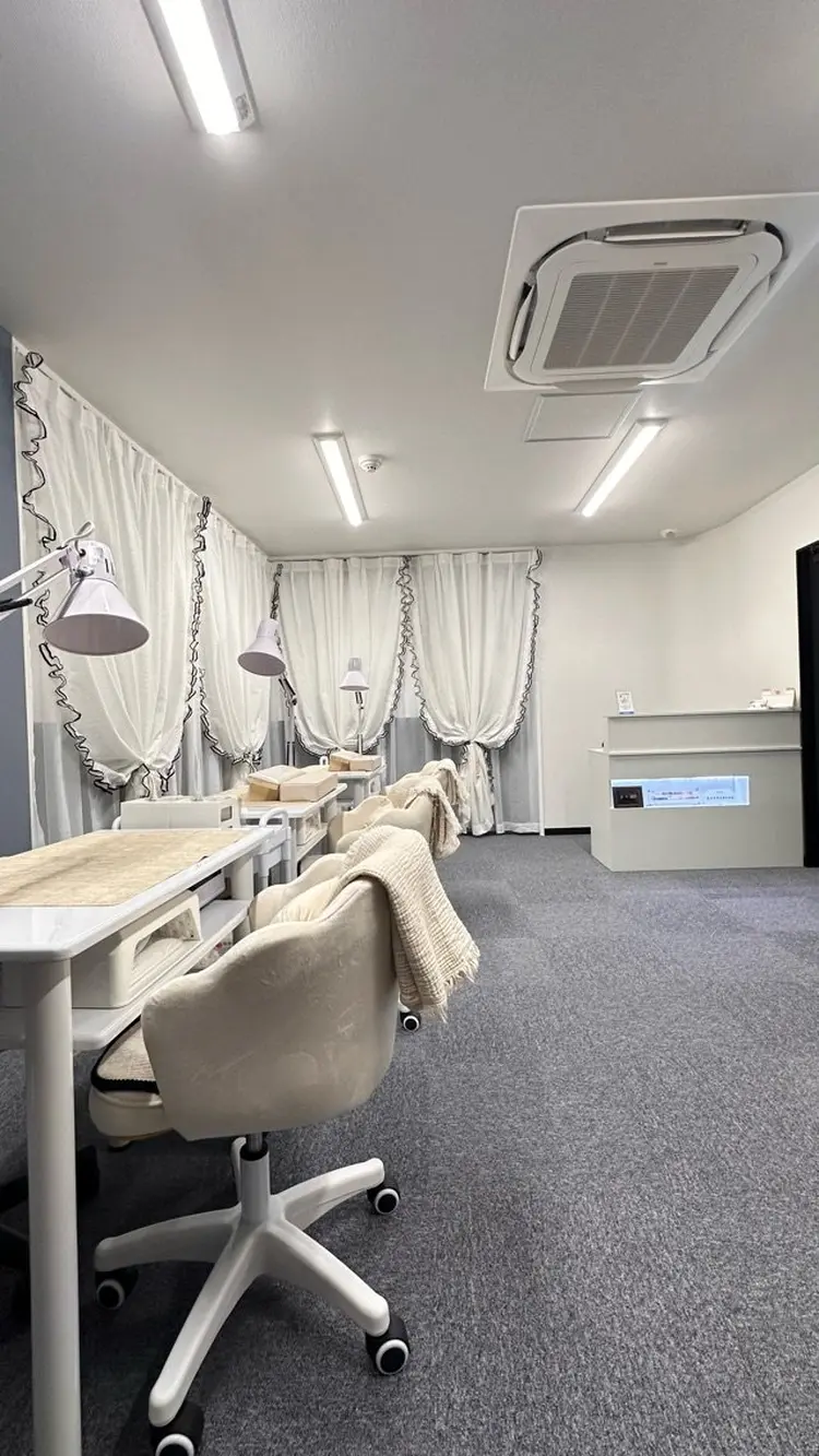Y3 Nail Salonの内観・外観2