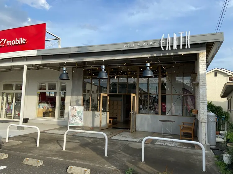 HAIR&MAKE 　EARTH入間店の内観・外観1