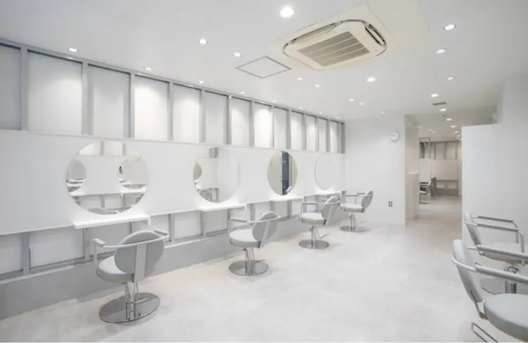 REMの内観・外観1