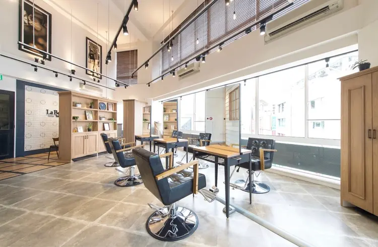 La bonheur hair reve 池袋店の内観・外観1