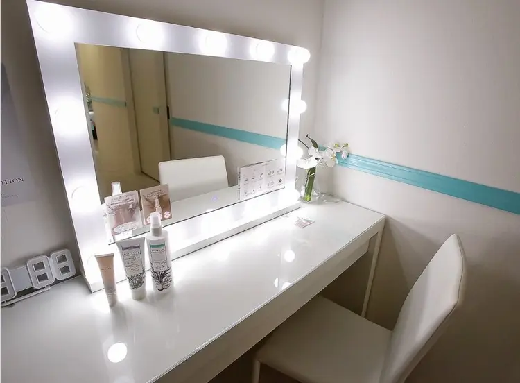 LIF KOBEの内観・外観1