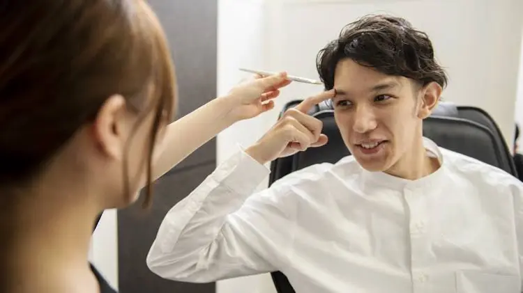 エサージュオム新宿店の内観・外観3