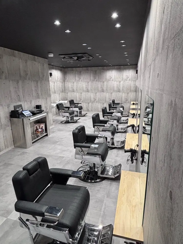 THE SUITS BROTHERS 今池店の内観・外観1