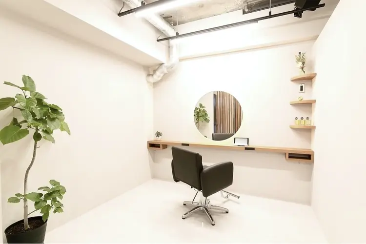 BEKKAN by  youres hairの内観・外観1