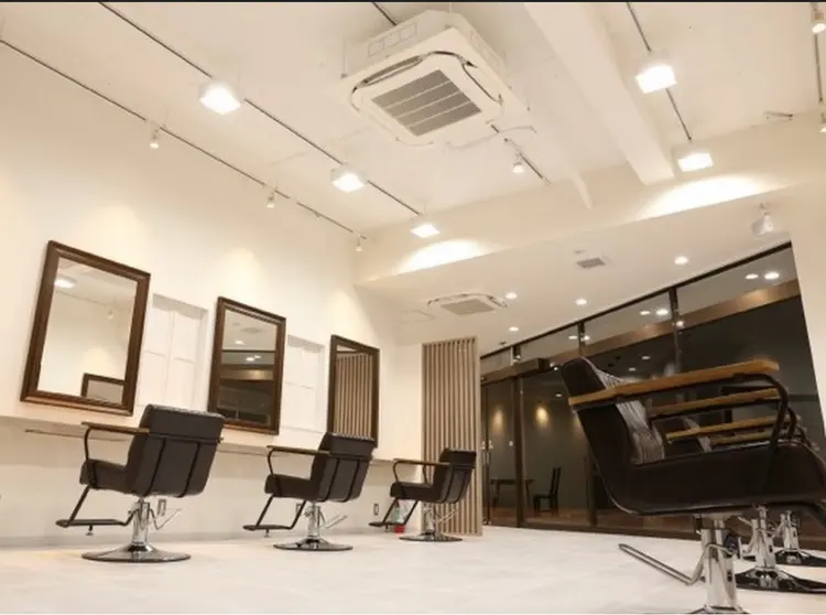 シュルールの内観・外観2