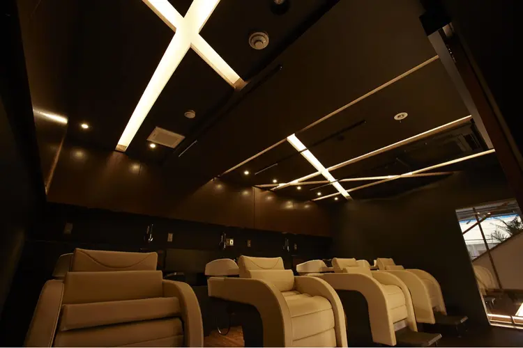 オーロ西宮店の内観・外観3