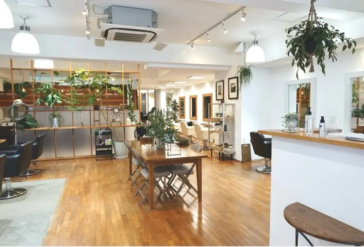 e'sの内観・外観1