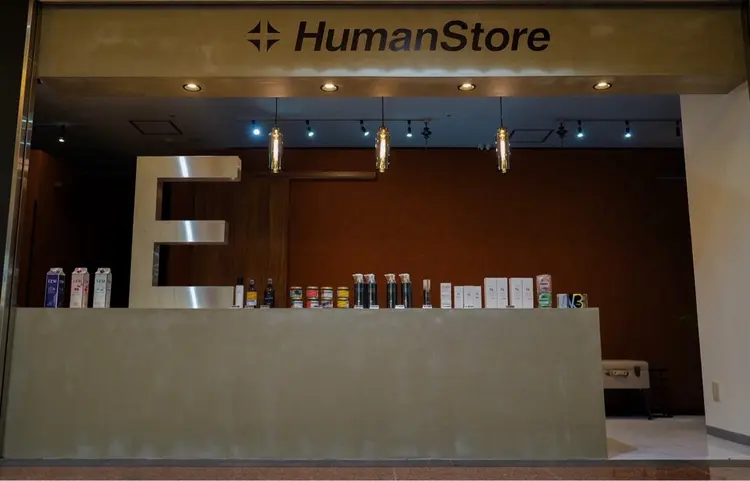 E  難波OCAT店の内観・外観1