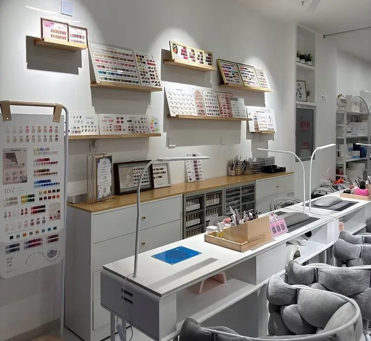 CCネイルサロンの内観・外観1