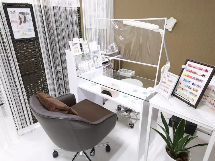 ANGEL NAILの内観・外観1