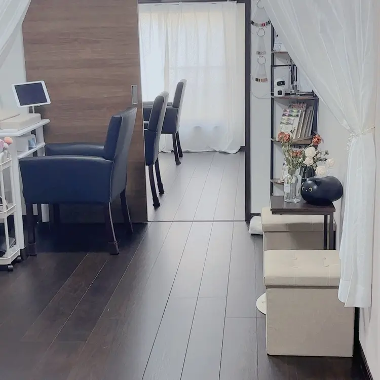 コネコネイルサロンの内観・外観2