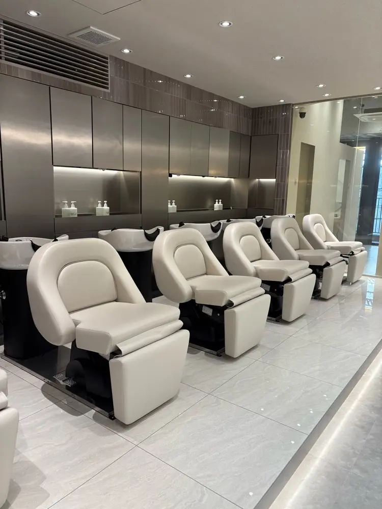 SALOWIN天神大名WEST店の内観・外観1