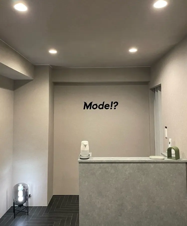 Mode!? 新宿西口店《メンズ眉毛サロン》の内観・外観1