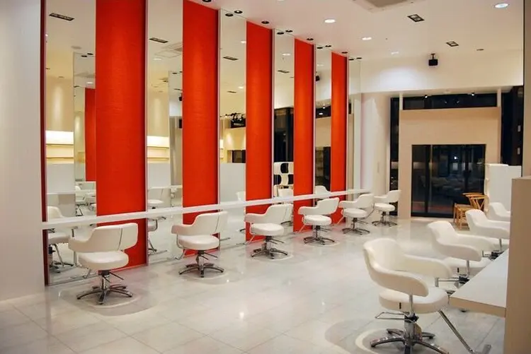 F AVEDA 木の葉モール橋本の内観・外観1