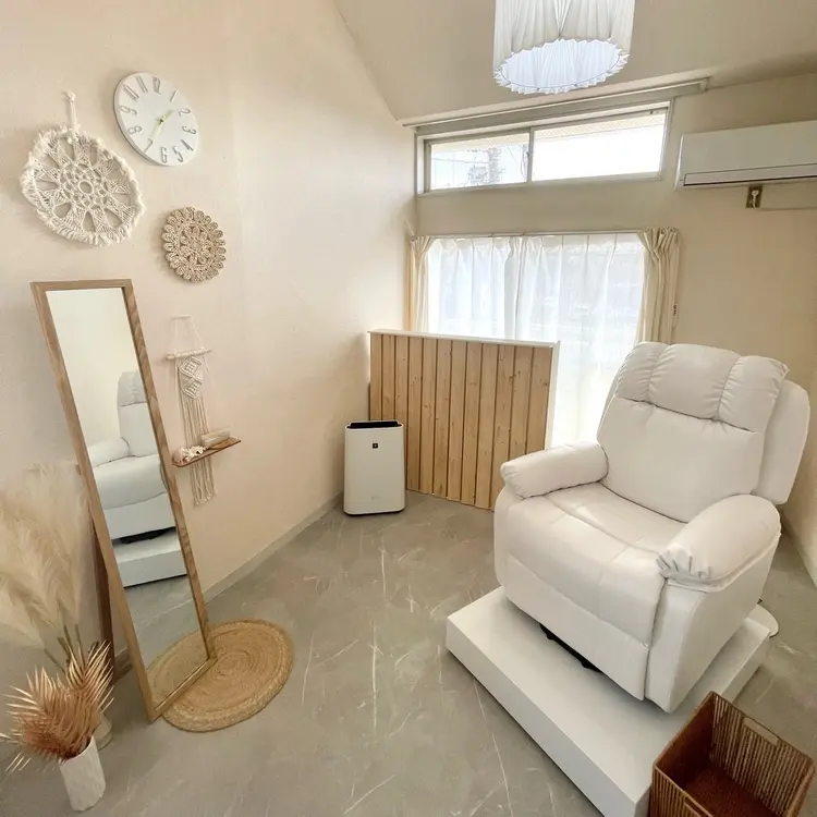 EyelashSalon Kupulauの内観・外観1