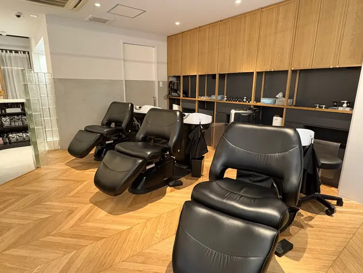 three.の内観・外観2