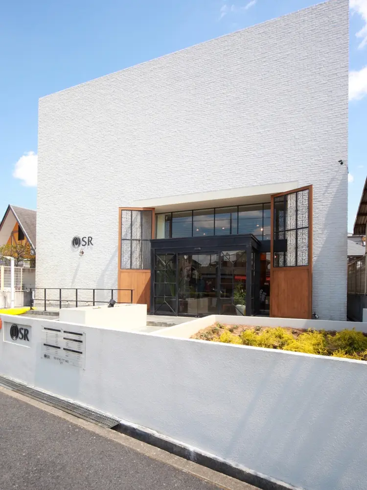 SR真美ケ丘店の内観・外観2