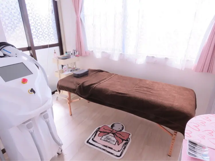 ネイル・脱毛サロンplageの内観・外観1