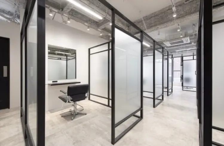 SALOWIN梅田 サロウィンの内観・外観2