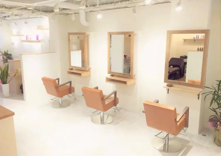 LiLy hair designの内観・外観1
