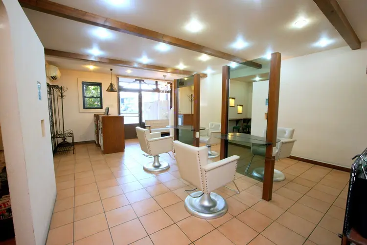 Surelyの内観・外観1