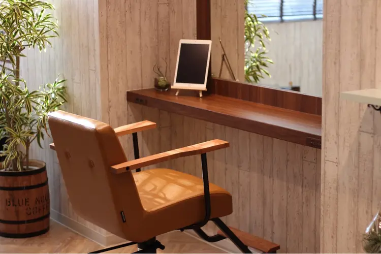 AROUND hair loungeの内観・外観3