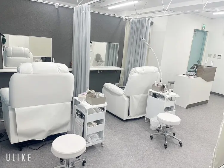 アイブロウ パリジェンヌ まつげパーマ専門店 AIの内観・外観1