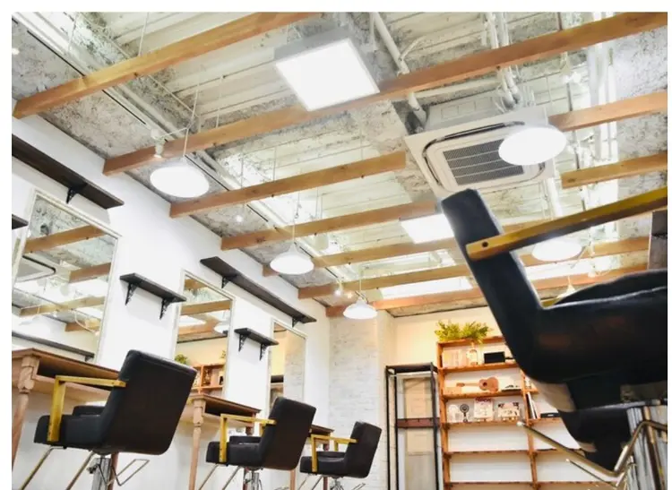 NOCTURNE  HAIR CRAFTの内観・外観1