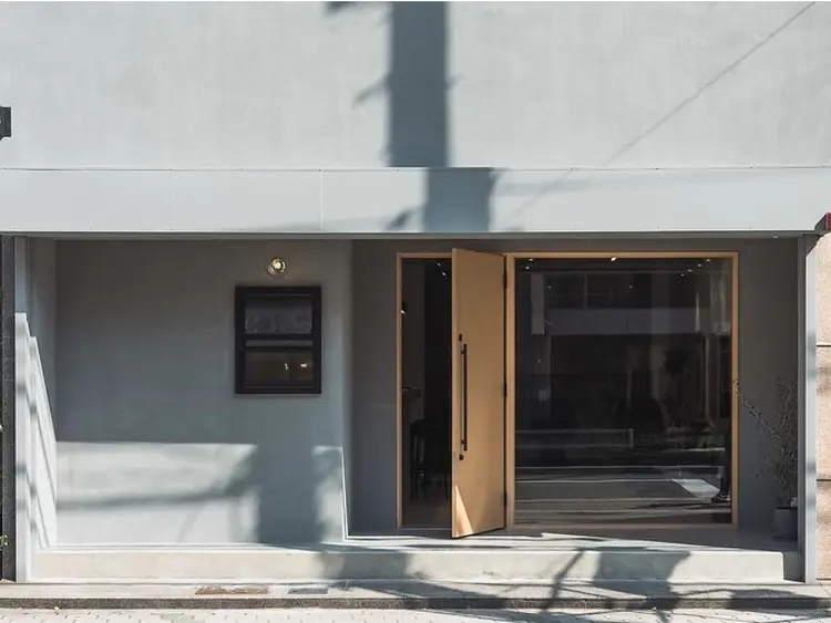 F Plusの内観・外観1