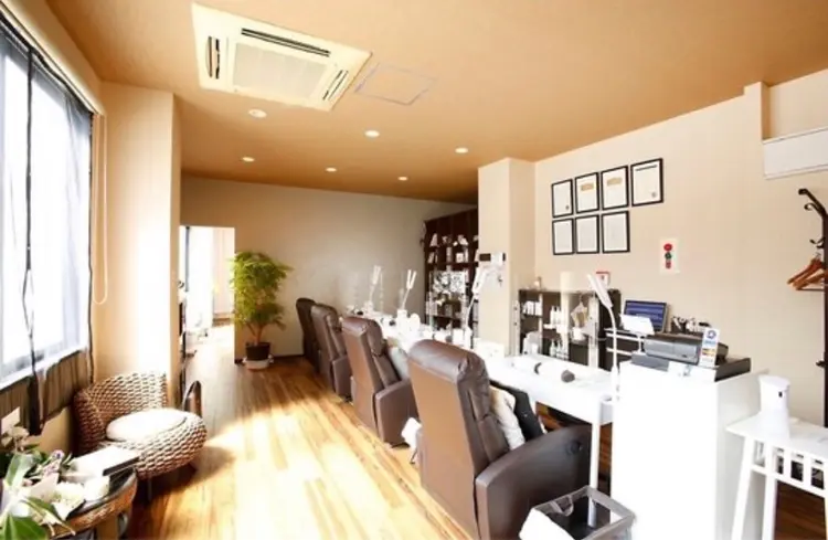 PRESS NAIL &EYELASH (プレスネイルアンドアイラッシュ)の内観・外観1