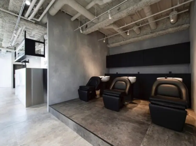 SALOWIN 池袋の内観・外観2