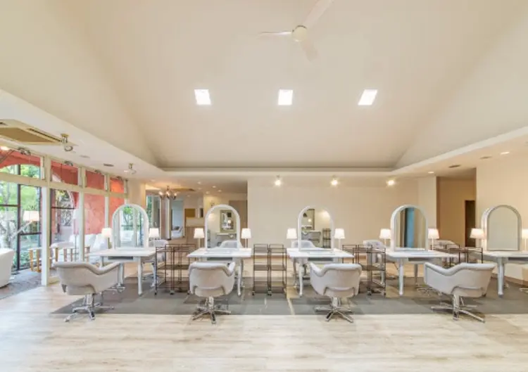 UHair 尾張旭店の内観・外観2