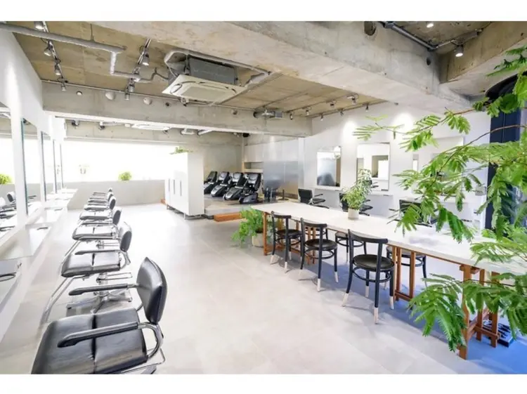 FILMSの内観・外観1