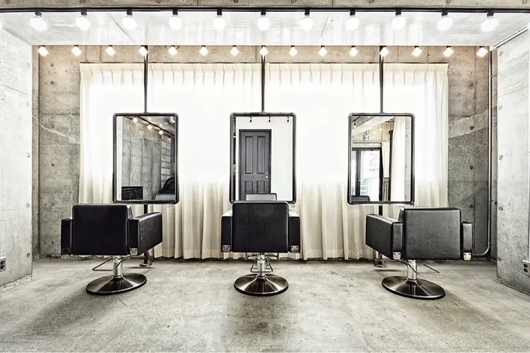 Bondの内観・外観1