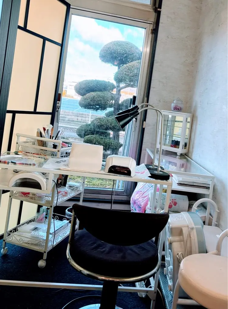 E-nailの内観・外観1