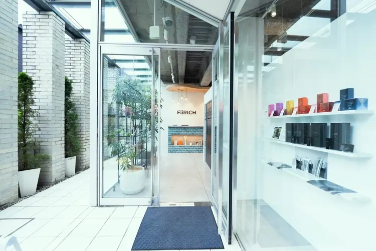 FiiRICHの内観・外観2