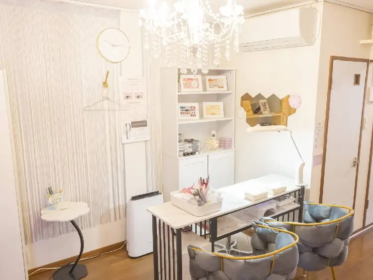 ネイルスパシェリーの内観・外観1