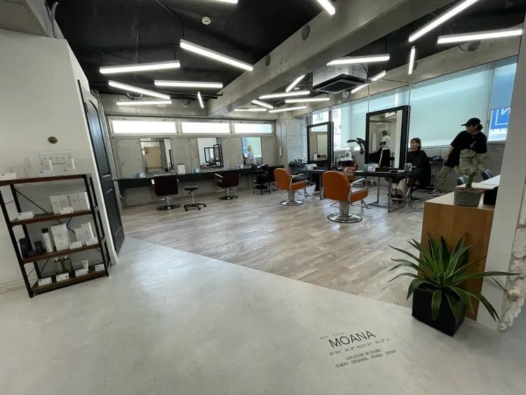 Moana by HEADLIGHT 川口店の内観・外観1