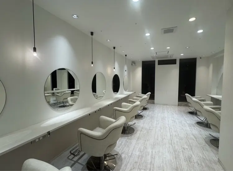 Men's BIRTH by happiness 梅田中崎町店の内観・外観1