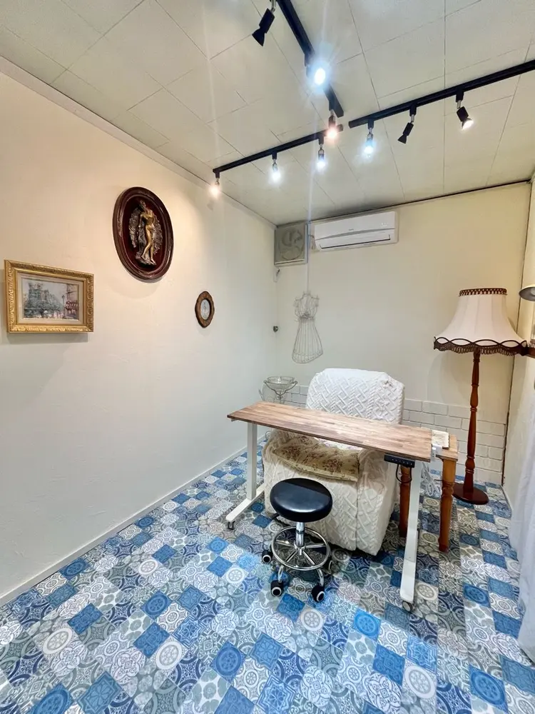 MOFU NAILの内観・外観1